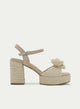 SANDÁLIA BEGE FLOR JUTA SALTO LARGO LARGO.