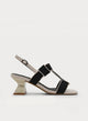 Sandalo nero e beige con tacco scultura.