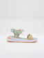Sandalias verdes y rosas