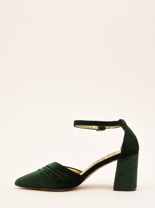 Zapato de salón de terciopelo verde