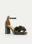SANDALIAS CON PLATAFORMA EN TERCIOPELO VERDE CON FLORES Y TACÓN ANCHO