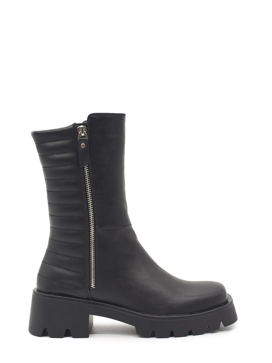 Black ankle boot with quilted details and side closure