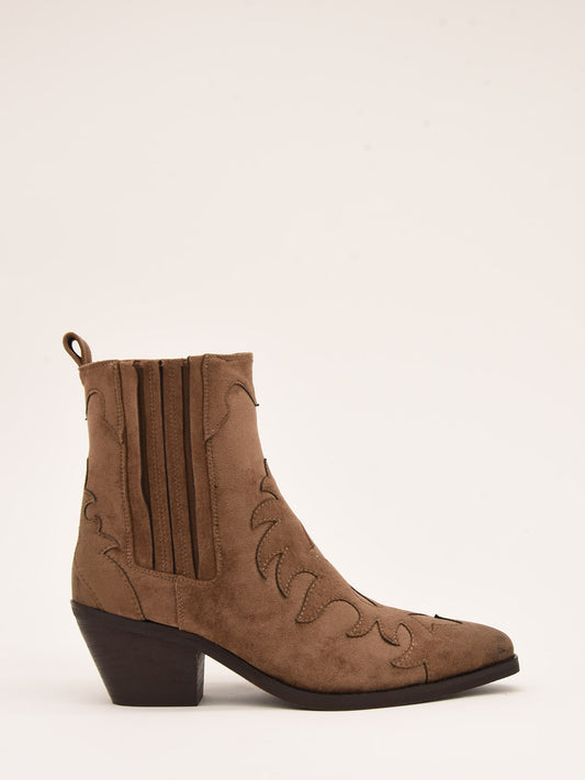 Taupe cowboy boot with elastic and relief