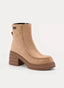 Stivaletto taupe con plateau e tacco largo moderno.