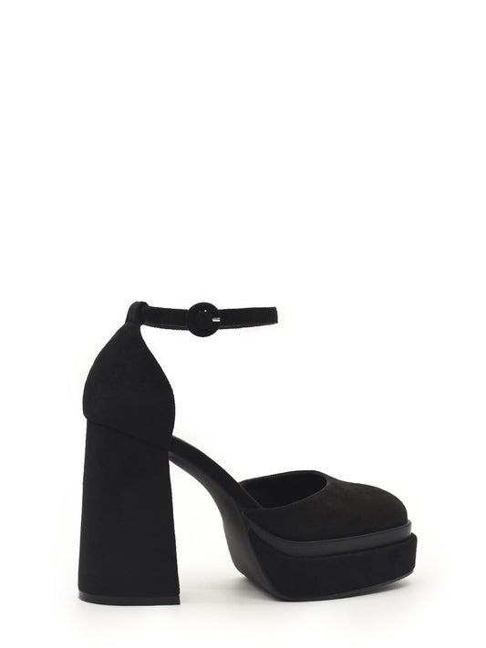 Heeled platform shoe in black