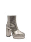 Botín de tacón con plataforma en color plomo metalizado