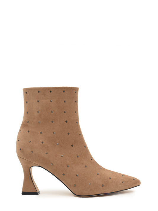 Studded ankle boots with thin heel in taupe color