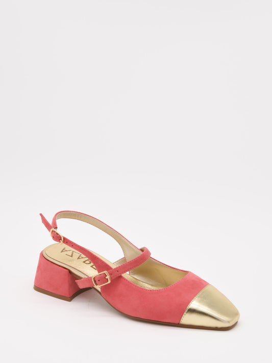 Zapatos Elegantes Coral con Punta Metalizada Dorada y Tacón Bajo