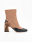 Botín Taupe con tacón de leopardo