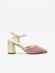 Scarpa di Velluto Rosa con Tacco Dorato e cinturino.