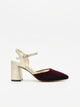 Scarpa di Velluto Bordeaux con Tacco Dorato e cinturino.