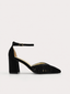 ZAPATOS DE SALÓN DE TERCIOPELO NEGRO CON CORREA