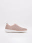Zapatillas rosas de mujer, diseño troquelado y suela blanca cómoda.