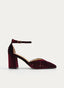 ZAPATOS DE SALÓN DE TERCIOPELO BURDEOS CON CORREA