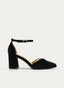ZAPATOS DE SALÓN DE TERCIOPELO NEGRO CON CORREA