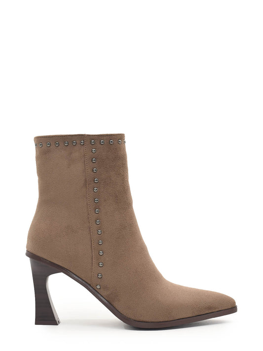 Earth-coloured ankle boots with rivets and high heel
