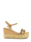 Sandalia camel con piedras y cuña de rafia